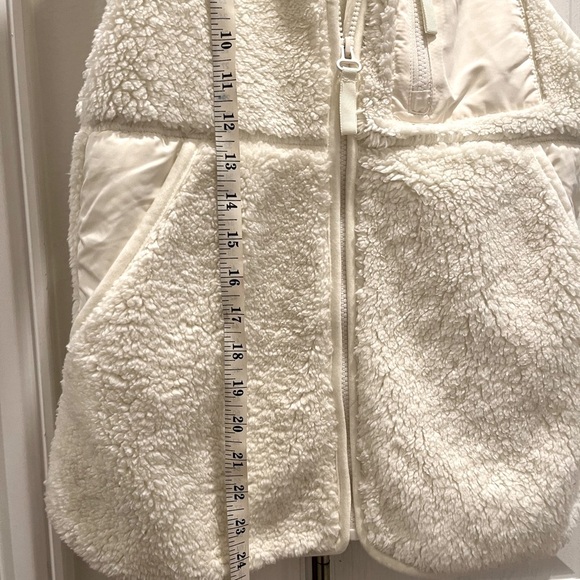 Sherpa Cream Zipper Vest - Picture 3 of 3